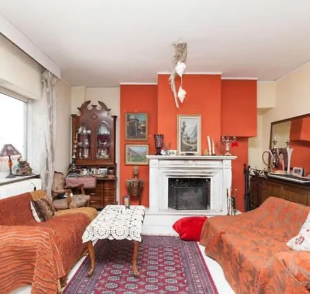 Private In A Family House